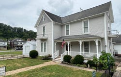 7 College St, Glenville, WV 26351
