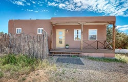 39 C Ranchos Canoncito, Santa Fe, NM 87508