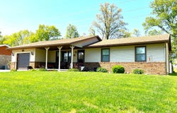 106 Oakwood, Olney, IL 62450