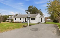 739 East Road, Tiverton, RI 02878