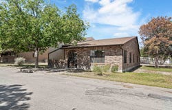 100 Royal Way Unit 10-A & B, Del Rio, TX 78840