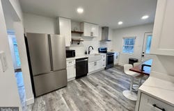 572 ZOE ROAD, SICKLERVILLE, NJ 08081