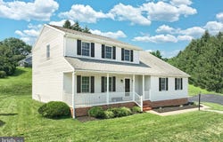 2793 HEATHER DRIVE, YORK, PA 17402