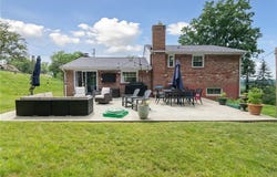2465 GIANT OAKS DRIVE, St Clair, PA 15241