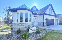 2048 Forest Drive, Eastlake, OH 44095