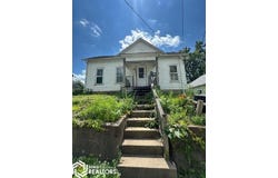 912 E Fourth, Ottumwa, IA 52501