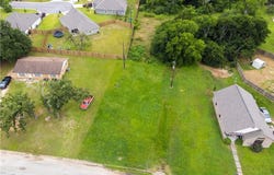 401 W Kleb, Caldwell, TX 77836