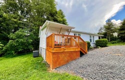 61 Cricket Ln, Galax, VA 24333