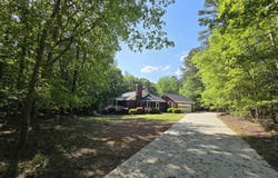 453 Jackson Lake Inn, Jackson, GA 30233