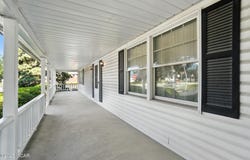 402 E Mechanic Street, Wapakoneta, OH 45895