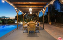 22505 Macfarlane Dr, Los Angeles, CA 91364