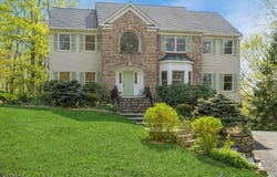 44 Heritage Ct, Randolph Twp., NJ 07869