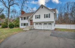 394 Woodhaven Road, Glastonbury, CT 06033
