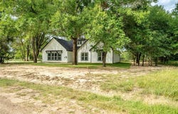 111 Lindy Lee Lane, Mabank, TX 75156