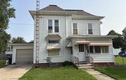 518 Central Avenue E, Hampton, IA 50441