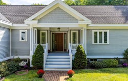 9 Wellington Drive, Rockport, ME 04856
