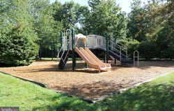 2 CHESTERFIELD COURT, FLEMINGTON, NJ 08822