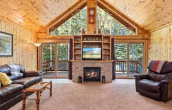 1035 Streamside Dr, Glen Haven, CO 80532