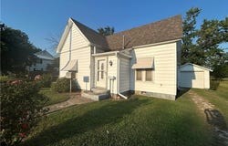 204 N McGee Street, Caney, KS 67333