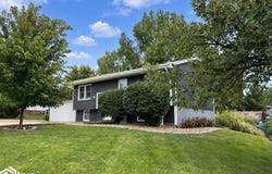 1601 Southview Circle, Fairfield, IA 52556