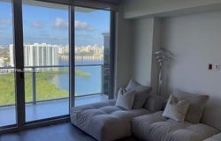 16385 Biscayne Blvd, North Miami Beach, FL 33160