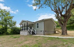 290 Walton Road, Irvine, KY 40336