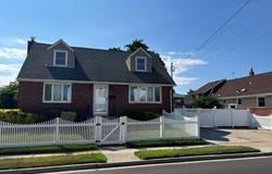 160 Green Street, Valley Stream, NY 11580