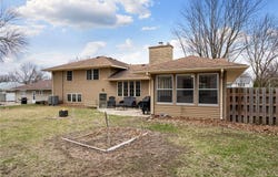 402 21st Street NW, Austin, MN 55912
