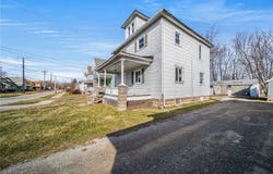 418 Jackson Street, Conneaut, OH 44030