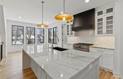 3523 W 74th Street, Prairie Village, KS 66208