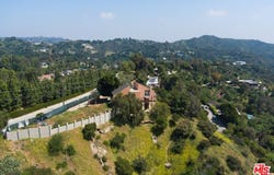 3025 Benedict Canyon Dr, Los Angeles, CA 90210