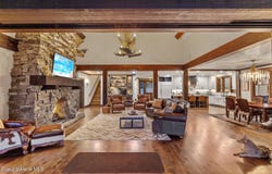 2623 E OLD BARN CT, Harrison, ID 83833