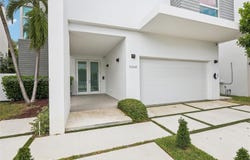 10445 NW 68th Ter, Doral, FL 33178