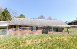 210 Broadway Avenue, MIDWAY, WV 25878