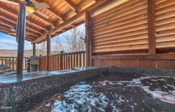 2025 Bear Creek Way Way, Pigeon Forge, TN 37862