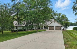 243 Walnut Bend Drive, Whitesburg, TN 37891