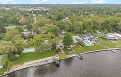 4 Edgewater Place, Elkhart, IN 46516-4664