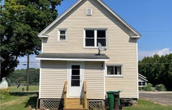 397 S Amboy Road, Conneaut, OH 44030