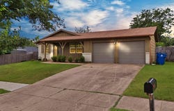 824 E Prairie View Road, Crowley, TX 76036