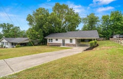 103 Parsons Rd, Oak Ridge, TN 37830