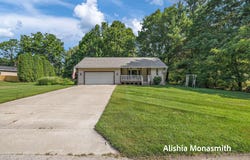 370 Pine Street, Fruitport, MI 49415