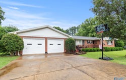 136 Christopher Circle, Athens, AL 35611