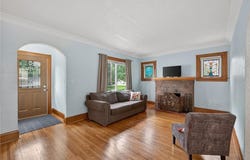 5816 42nd Avenue N, Robbinsdale, MN 55422