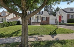 75 Emerson St, Clifton City, NJ 07013-1303