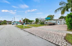 5801 NE 3rd Ave, Oakland Park, FL 33334