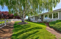 851 E Selah Rd, Yakima, WA 98901