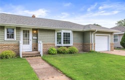 1216 E Lexington Blvd, Eau Claire, WI 54701