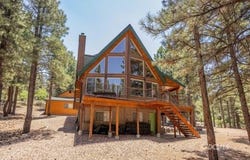 3815 N Wapiti Dr, Duck Creek Village, UT 84762