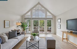 122 Ascot Ct, Moraga, CA 94556
