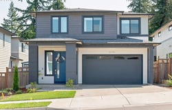 16744 SE SHIMMERING LEAF St, HappyValley, OR 97086